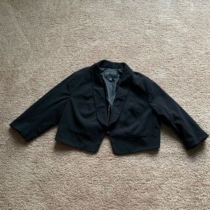 Forever 21+ cropped black blazer